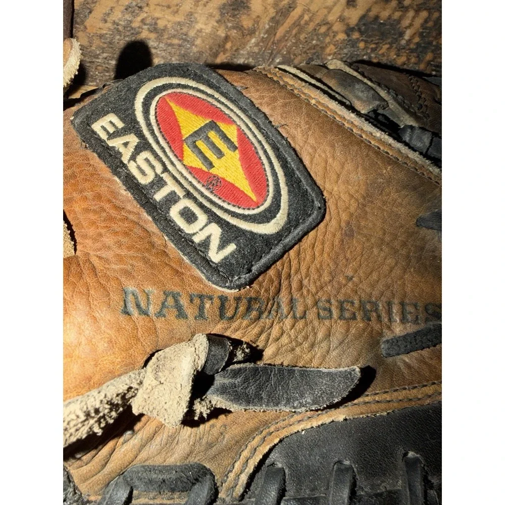 Easton Baseball Catchers Mitt Glove NAT22 Natural Series Right Hand Throw‎ RHT